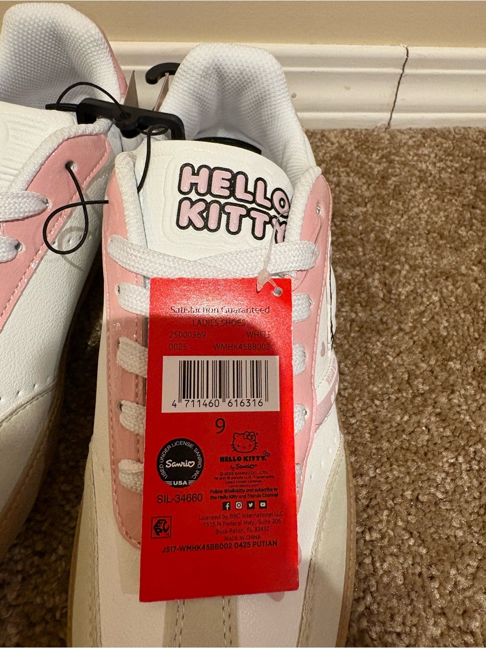Hello Kitty White and Light Pink Women’s Sneakers Size 9 - Picture 6 of 6